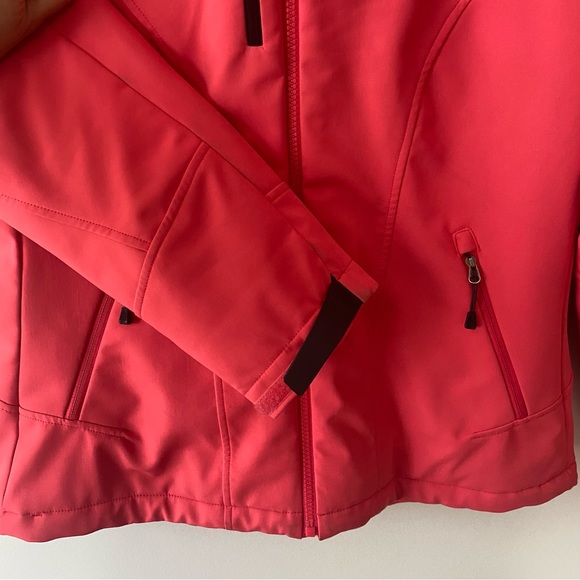 The North Face Women’s Peach/Pink Insulated Winter Jacket. Size medium - Picture 2 of 9